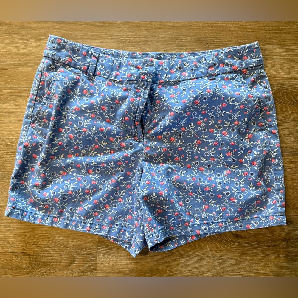 ☀️2/$25 LOFT Blue Floral Women's Bermudas
